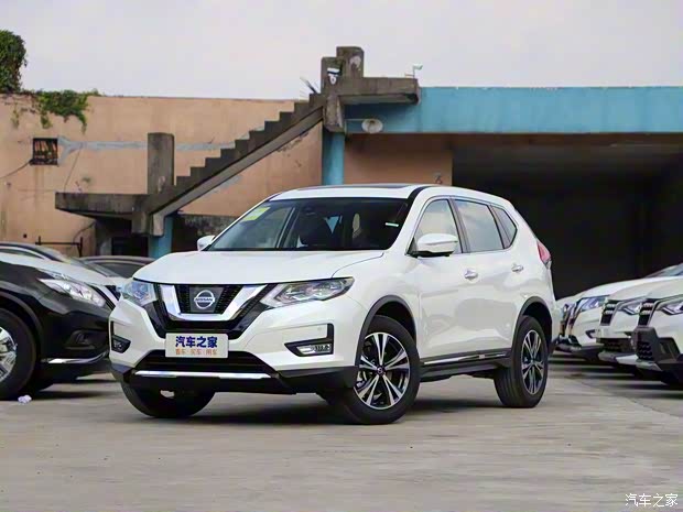 東風日產(chǎn) 奇駿 2020款 2.5L CVT七座豪華領航版 4WD