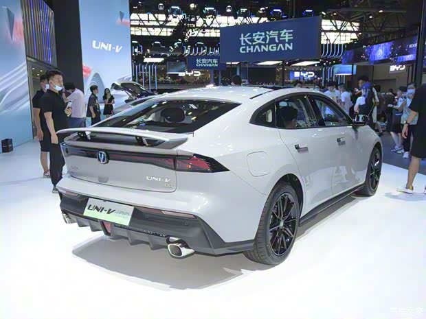 长安汽车 长安UNI-V新能源 2022款 蓝鲸iDD 1.5T 基本型