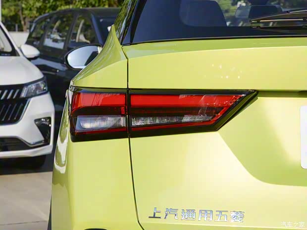 上汽通用五菱 五菱星馳 2022款 1.5T CVT基本型