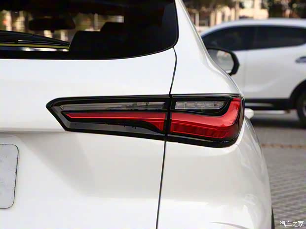 长安汽车 长安欧尚X5 2022款 1.5T DCT飓风音速版