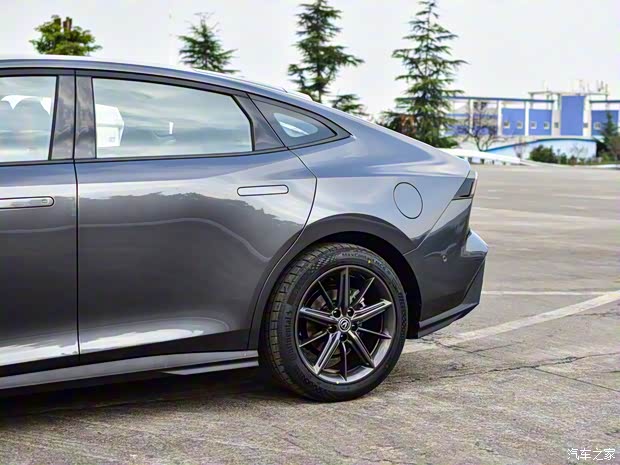 長(zhǎng)安汽車 長(zhǎng)安UNI-V 2022款 基本型