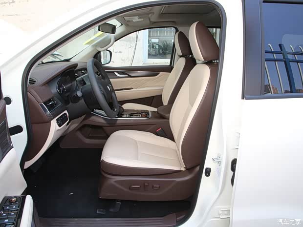 鄭州日產(chǎn) 帕拉丁 2023款 2.0T 四驅(qū)尊享型 鄭州日產(chǎn) 帕拉丁 2023款 2.0T 四驅(qū)尊享型