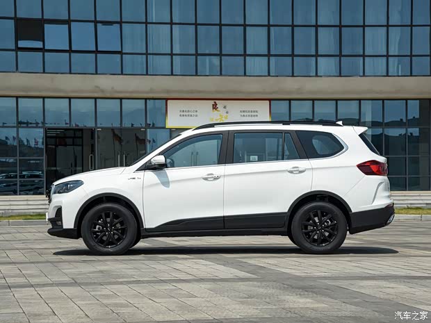 SWM斯威汽车 SWM斯威G05 2022款 PRO 1.5T DCT豪华型 7座 SWM斯威汽车 SWM斯威G05 2022款 PRO 1.5T DCT豪华型 7座