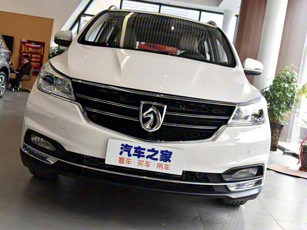 上汽通用五菱 宝骏730 2019款 1.5T CVT旗舰版