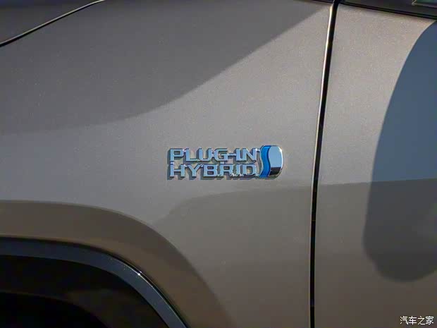 一汽丰田 RAV4荣放双擎E+ 2021款 2.5L 四驱旗舰Pro 一汽丰田 RAV4荣放双擎E+ 2021款 2.5L 四驱旗舰Pro