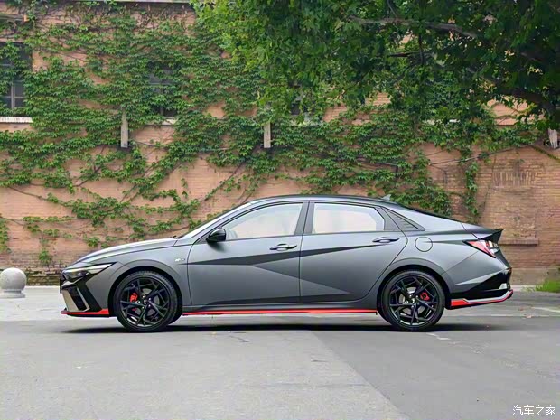 北京現(xiàn)代 伊蘭特 2024款 240TGDi DCT N Line版