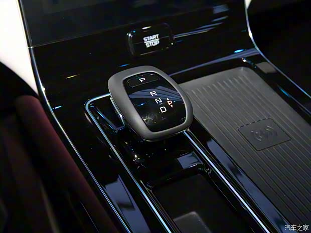 一汽奔腾 奔腾T90 2023款 2.0T 高配版 一汽奔腾 奔腾T90 2023款 2.0T 高配版