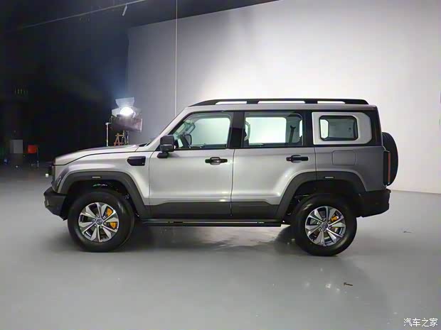 北京越野 北京BJ40 2024款 基本型 北京越野 北京BJ40 2024款 基本型