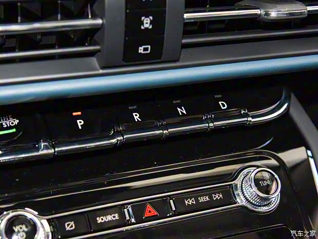 長安林肯 冒險家 2022款 2.0T 兩驅(qū)阿拉斯加冰川限量版