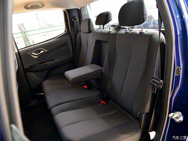 江西五十铃 D-MAX 2019款 3.0T四驱自动精英型4JJ1-TC HI