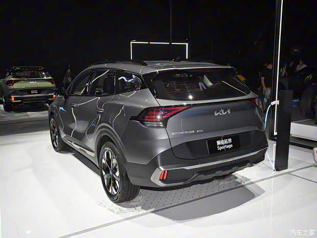 起亚 狮铂拓界 2022款 2.0T 四驱基本型 起亚 狮铂拓界 2022款 2.0T 四驱基本型