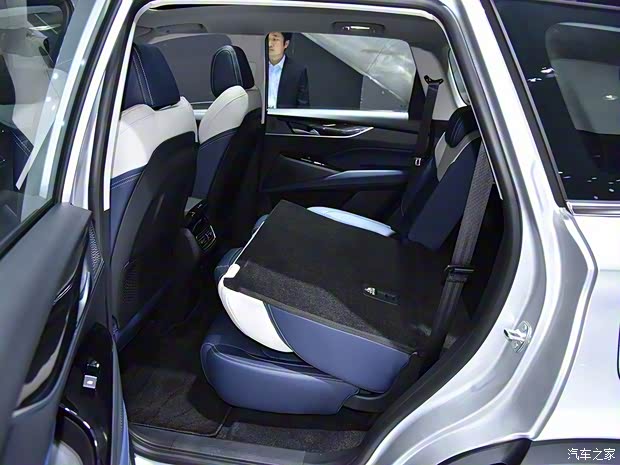 上汽大通 上汽MAXUS EUNIQ 6 2019款 基本型