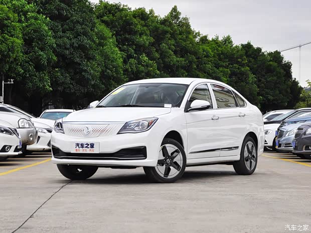 东风乘用车 东风风神E70 2022款 500 超享版 东风乘用车 东风风神E70 2022款 500 超享版