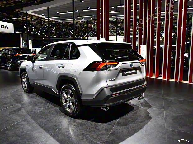 豐田(進(jìn)口) 豐田RAV4(進(jìn)口) 2019款 Hybrid