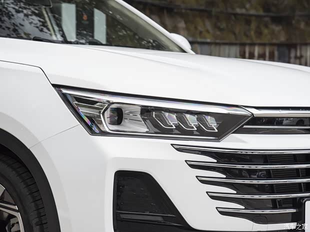 一汽奔騰 奔騰T77 2022款 基本型