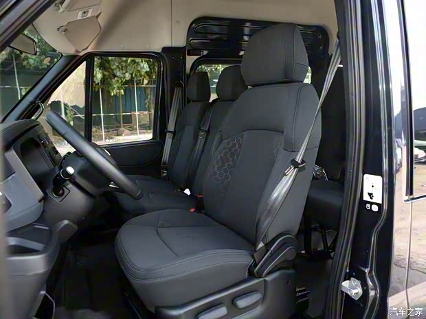 江鈴汽車(chē) 江鈴福順 2022款 2.0T柴油多功能乘用車(chē)中軸中高頂6-7座JX4D20A6H