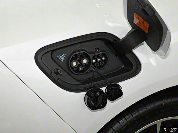 合众汽车 哪吒S 2023款 纯电 520km 后驱Lite版