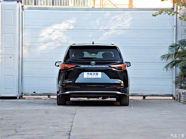 一汽丰田 格瑞维亚 2022款 2.5L混动 旗舰版 一汽丰田 格瑞维亚 2022款 2.5L混动 旗舰版