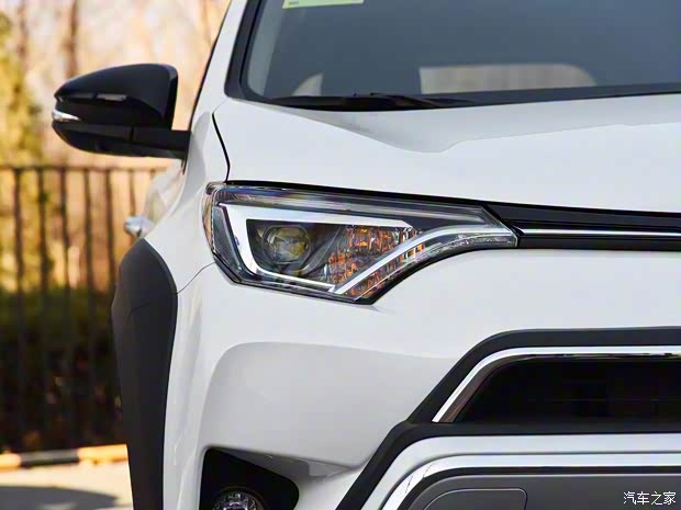 一汽丰田 RAV4荣放 2019款 2.0L CVT两驱风尚X限量版 国V