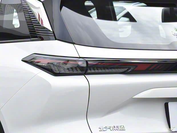 北京汽车 魔方 2022款 1.5T DCT钻石版 北京汽车 魔方 2022款 1.5T DCT钻石版