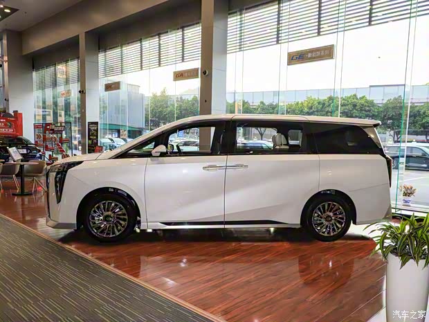 廣汽乘用車 傳祺M8新能源 2024款 2.0TM 插電混動(dòng)基本型