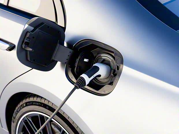 梅賽德斯-AMG 奔馳S級AMG新能源 2023款 AMG S 63 E Performance 歐洲版