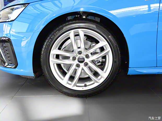 奥迪(进口) 奥迪A4(进口) 2021款 Avant 先锋派 40 TFSI 豪华动感型