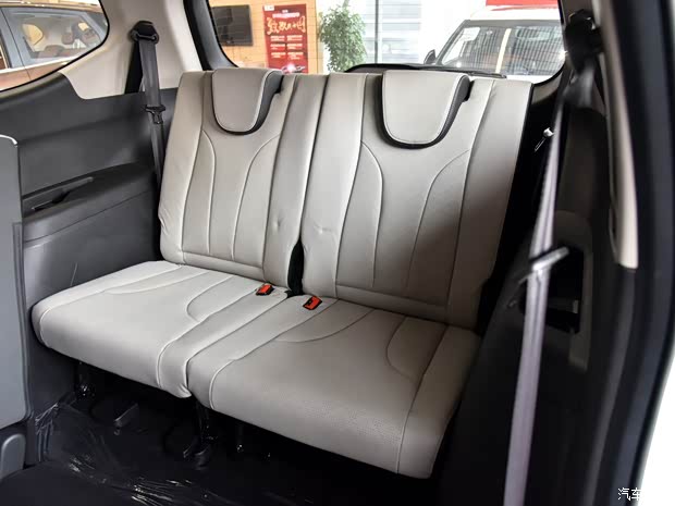 上汽通用五菱 宝骏730 2019款 1.5T CVT旗舰版