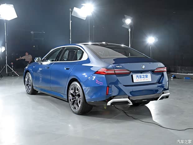 華晨寶馬 寶馬5系 2024款 530Li M運(yùn)動(dòng)套裝