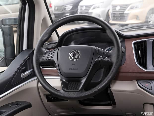 东风风行 菱智 2020款 M5 1.6L 7座基本型