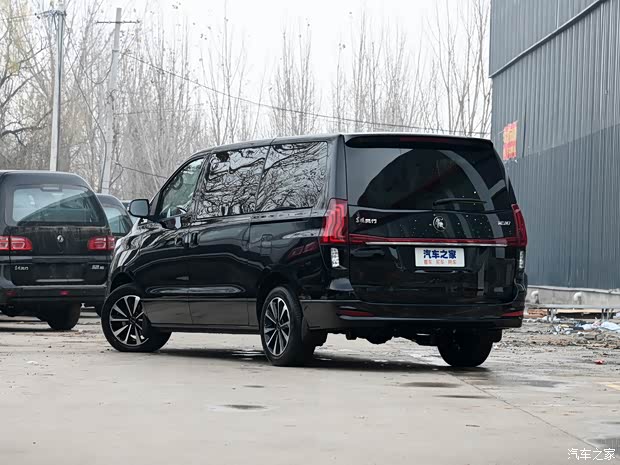 東風風行 風行M7 2022款 領(lǐng)爵款 2.0T 自動侯爵版