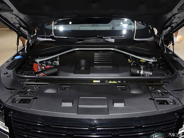 路虎(进口) 揽胜运动版 2023款 3.0 L6 P400 Dynamic SE 路虎(进口) 揽胜运动版 2023款 3.0 L6 P400 Dynamic SE