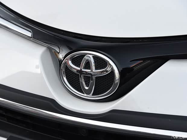 一汽丰田 RAV4荣放 2019款 2.0L CVT两驱风尚X限量版 国V
