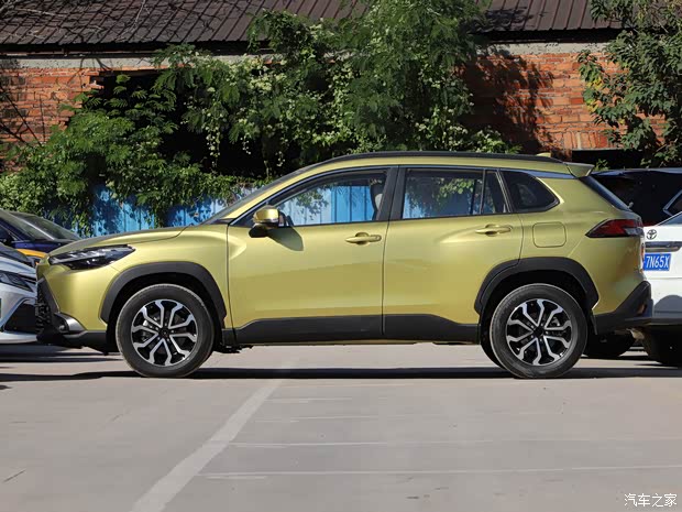 广汽丰田 锋兰达 2022款 2.0L CVT尊贵版