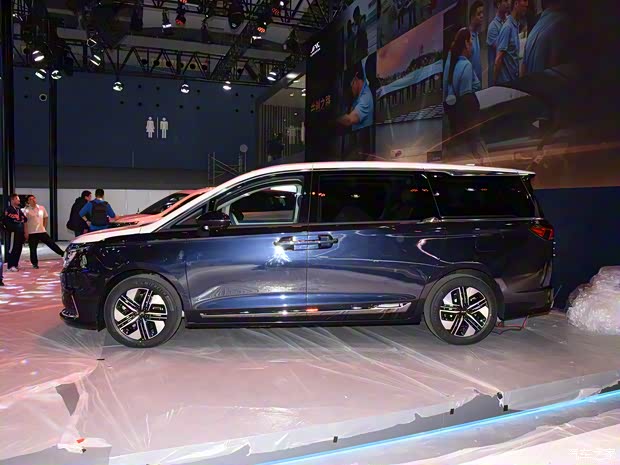 江汽集團(tuán) 瑞風(fēng)RF8 PHEV 2023款 量產(chǎn)版