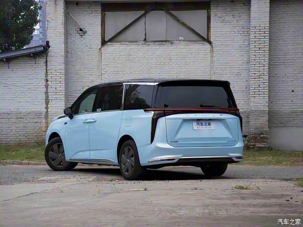上汽大通 大家9 2024款 長續(xù)航 高山七座版