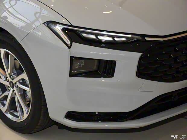 長(zhǎng)安福特 蒙迪歐 2023款 1.5T 高配版