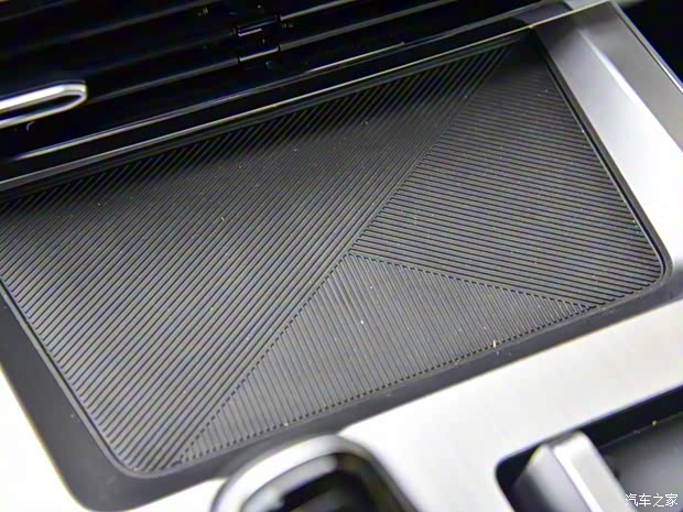 上汽集团 荣威RX5 eMAX 2022款 PHEV无畏尊荣版