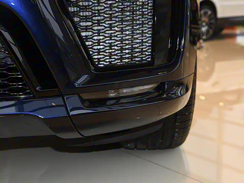 2022款 3.0 L6 耀黑版 2022款 3.0 L6 耀黑版