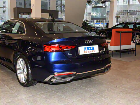 2022款 Coupe 40 TFSI 时尚动感型 2022款 Coupe 40 TFSI 时尚动感型