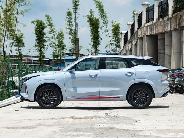 長安汽車 長安歐尚Z6 2022款 藍(lán)鯨 1.5T DCT智尊型