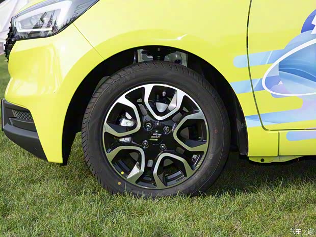 江鈴集團(tuán)新能源 易至EV3 2023款 青春版 320KM 豪華版