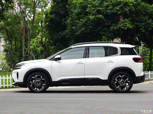 东风雪铁龙 天逸 C5 AIRCROSS 2022款 BEYOND 360THP 不再犹豫版 东风雪铁龙 天逸 C5 AIRCROSS 2022款 BEYOND 360THP 不再犹豫版