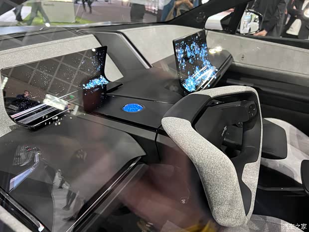 丰田(进口) bZ Compact SUV 2022款 基本型 丰田(进口) bZ Compact SUV 2022款 基本型