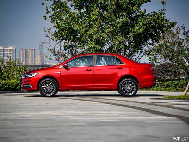 比亚迪 秦 2019款 1.5L 自动尊贵型