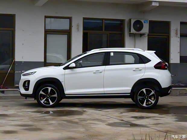 奇瑞汽車 瑞虎3x 2021款 PLUS 1.5L 手動尊貴版