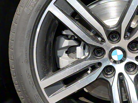 2022款 改款二 530Li xDrive 豪华套装 2022款 改款二 530Li xDrive 豪华套装