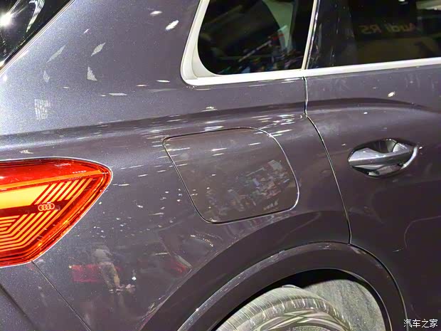 一汽-大众奥迪 奥迪Q4 e-tron 2022款 50 e-tron quattro 一汽-大众奥迪 奥迪Q4 e-tron 2022款 50 e-tron quattro