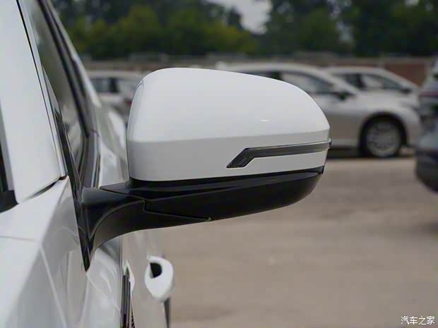 奇瑞汽車 瑞虎8 PRO 2023款 冠軍版 390T 兩驅(qū)巔峰版 5座