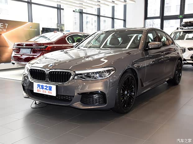 宝马(进口) 宝马5系(进口) 2020款 540i 风尚版 M运动套装 宝马(进口) 宝马5系(进口) 2020款 540i 风尚版 M运动套装